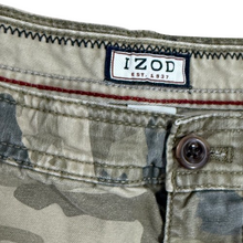 Load image into Gallery viewer, VTG IZOD Camo Cargo Shorts Size 40
