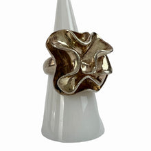 Load image into Gallery viewer, Chunky Vintage 925 Ring Size 7
