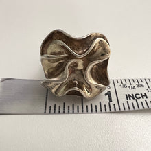 Load image into Gallery viewer, Chunky Vintage 925 Ring Size 7
